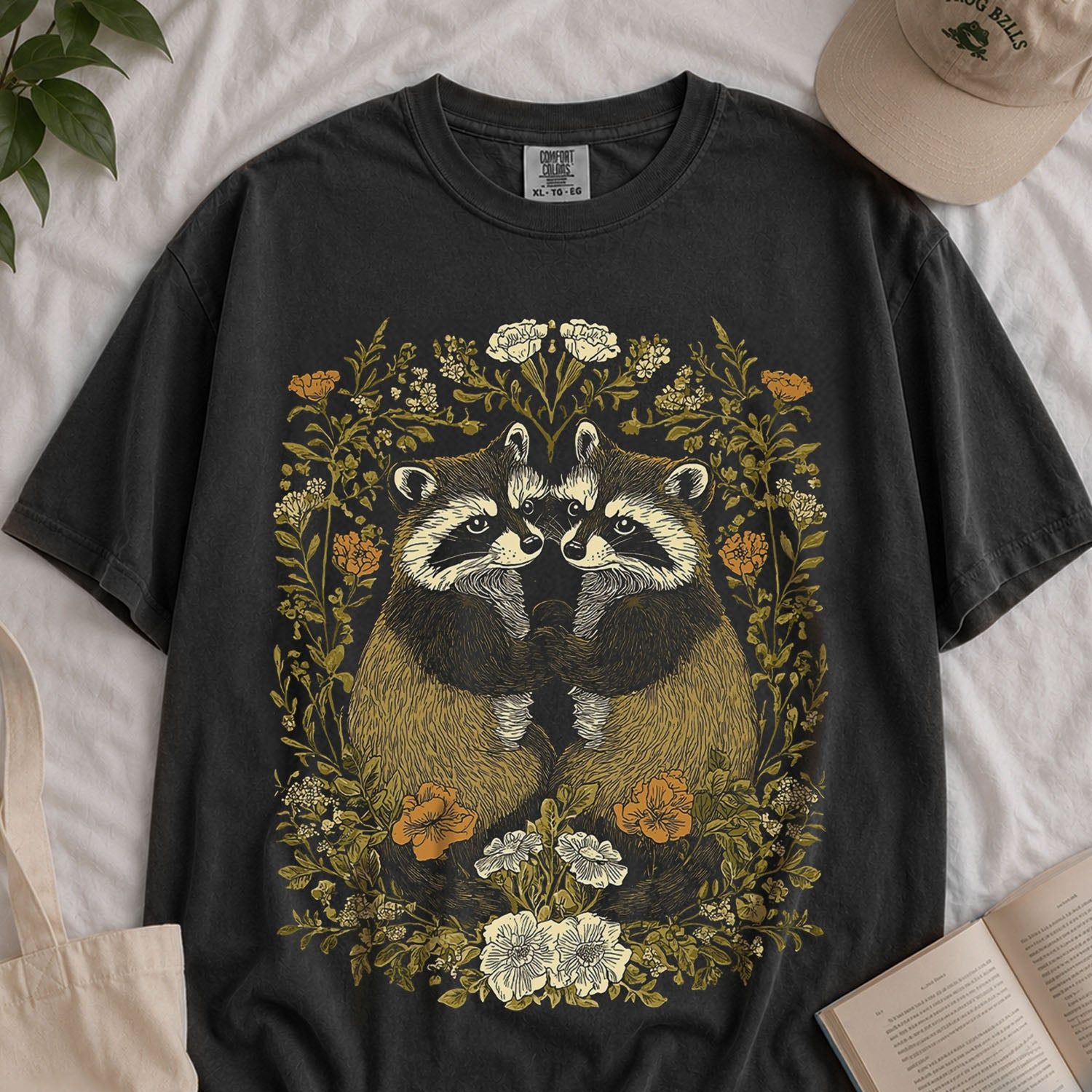 Raccoon William Morris T-shirt