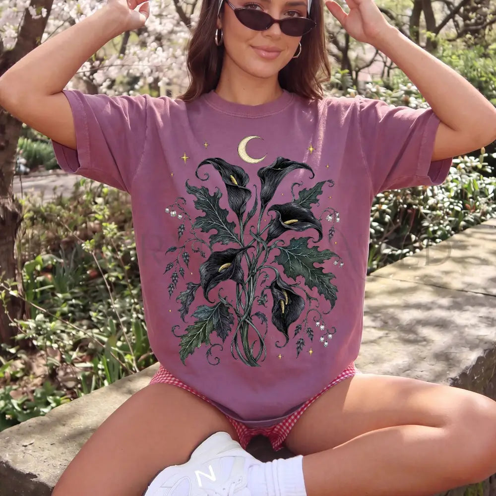 Black Calla Lily Flower T-Shirt - T-Shirt