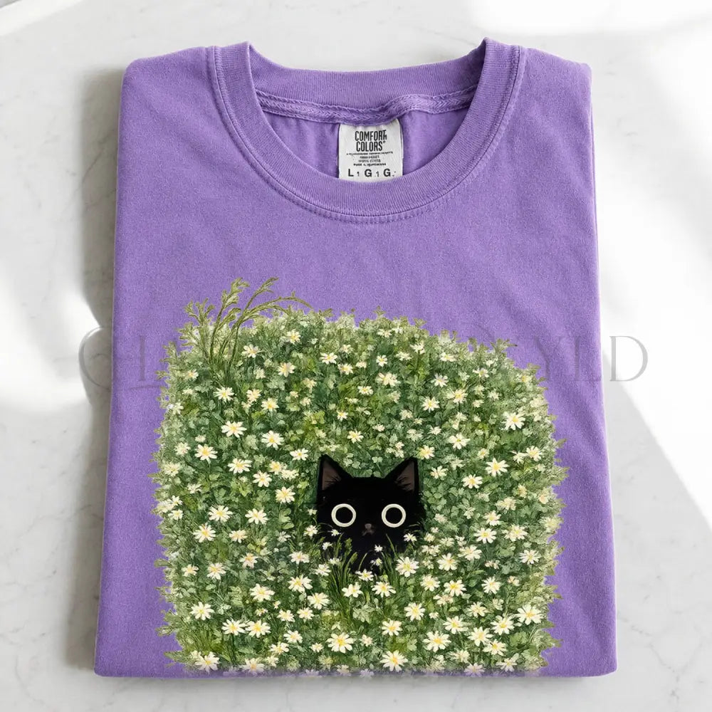 Black Cat Amongst Wildflowers Daisy T-Shirt - Violet / S - T-Shirt