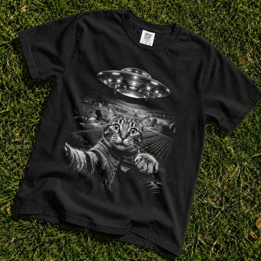 Cat UFO Graphic T-Shirt