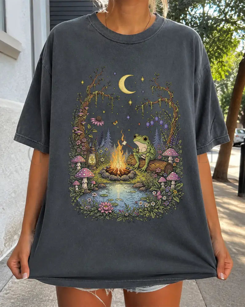 Frog by the Campfire T-Shirt - Pepper / S - T-Shirt