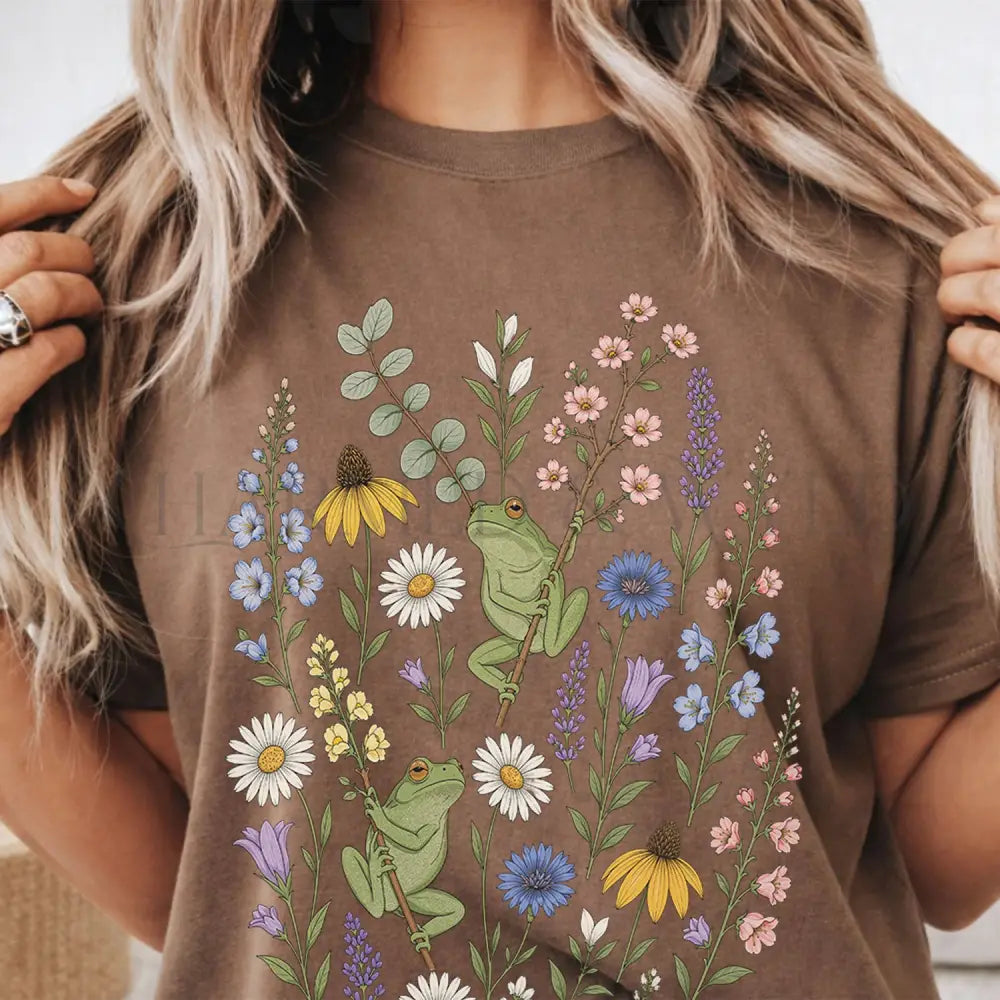 Garden Tree Frogs T-Shirt - Espresso / S - T-Shirt