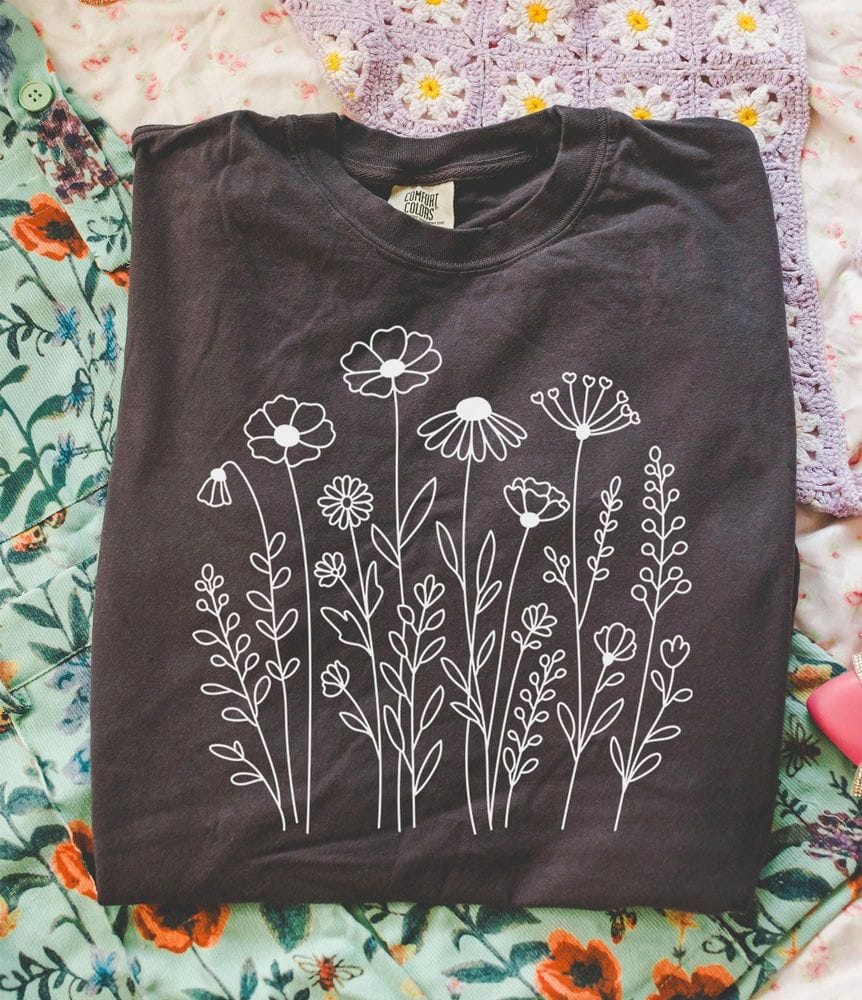 Minimal Wildflower Line Art T-Shirt - Charmed and Wyld