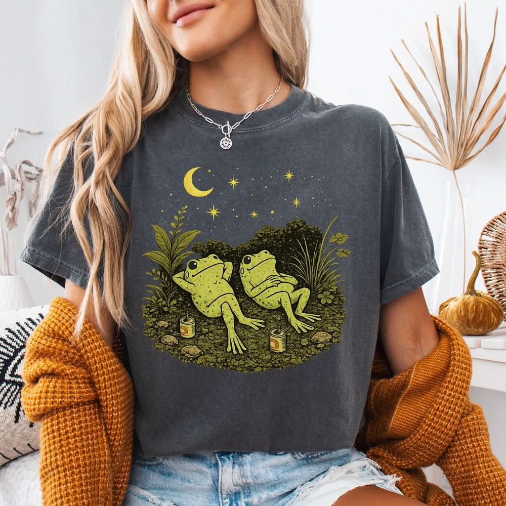 Frogs Stargazing Wildflower T-Shirt