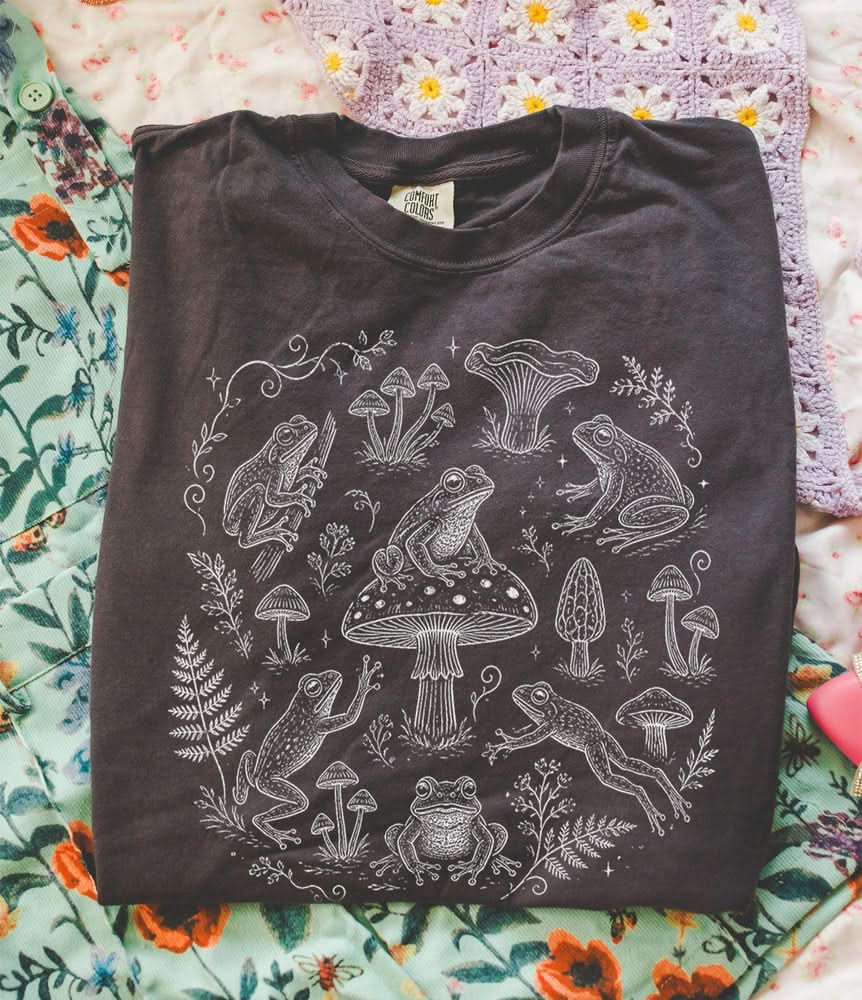 Cottagecore Frog T-Shirt