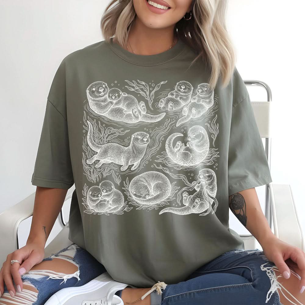 Otter Line Art T-Shirt