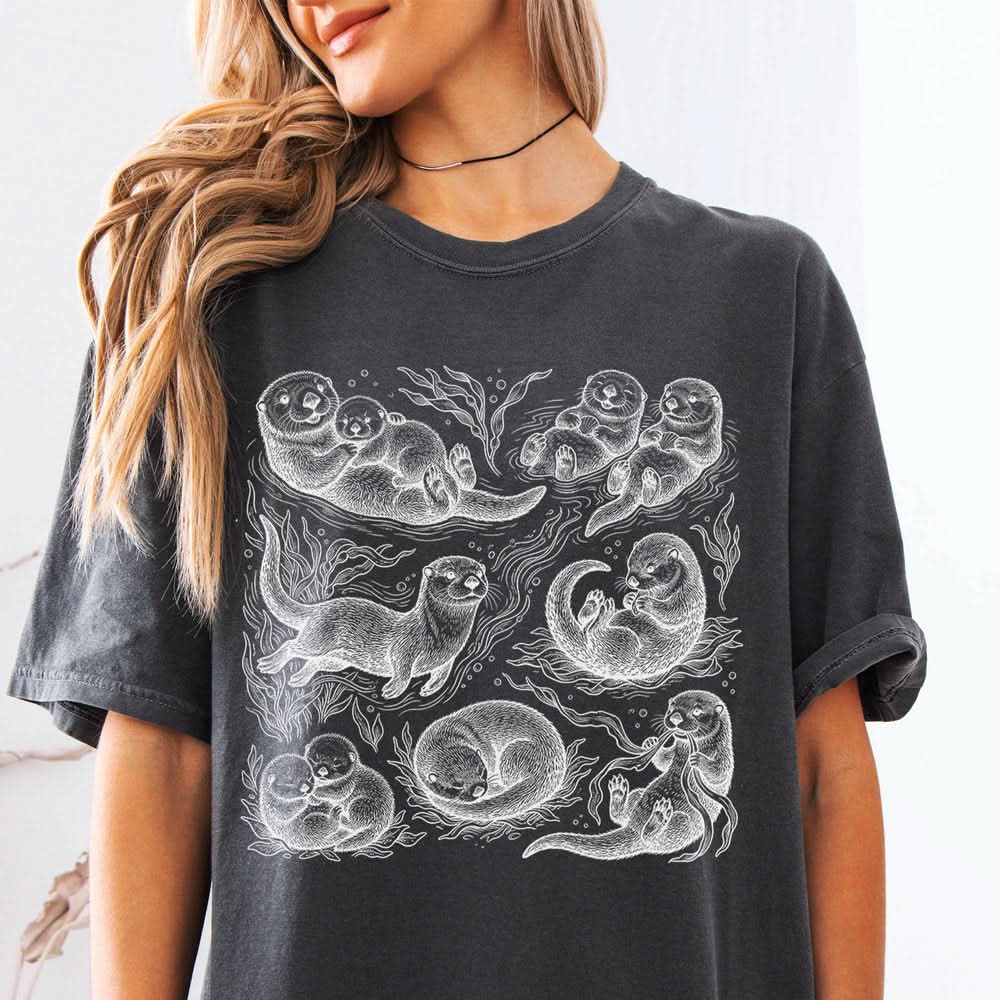Otter Line Art T-Shirt