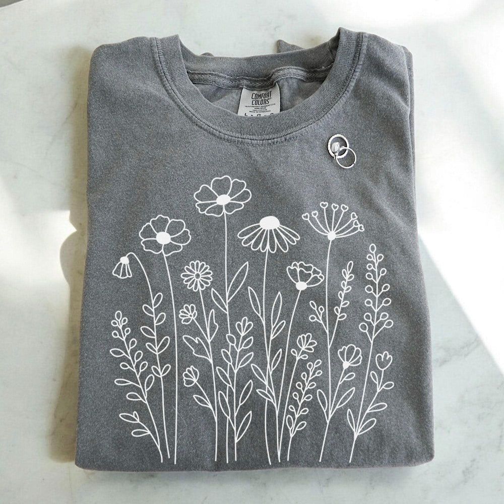 Minimal Wildflower Line Art T-Shirt