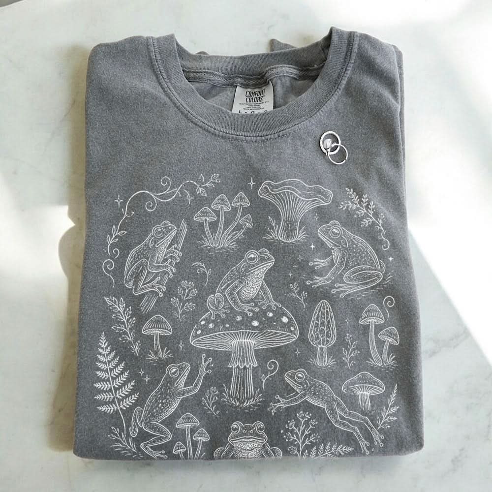 Cottagecore Frog T-Shirt
