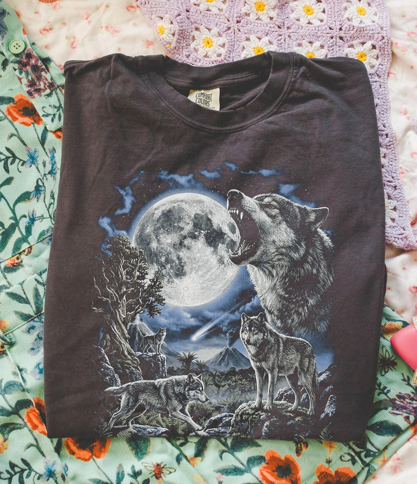 Vintage Wolf Moon T-Shirt, Wolf Graphic Tee, Gothic Nature Tshirt, Moonlight Wolf Shirt, Cottagecore Animal Tee, Retro Wilderness Shirt