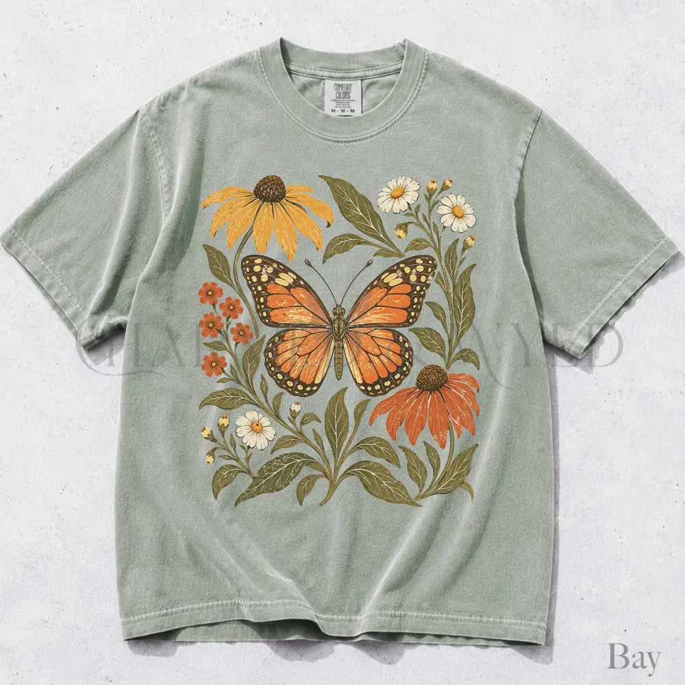 Monarch Butterfly Comfort Colors T-Shirt - Bay / S - T-Shirt