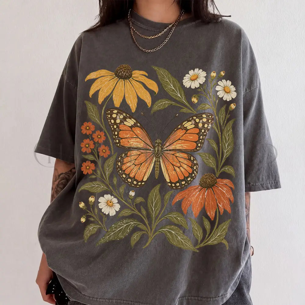 Monarch Butterfly Comfort Colors T-Shirt - Graphite / S - T-Shirt