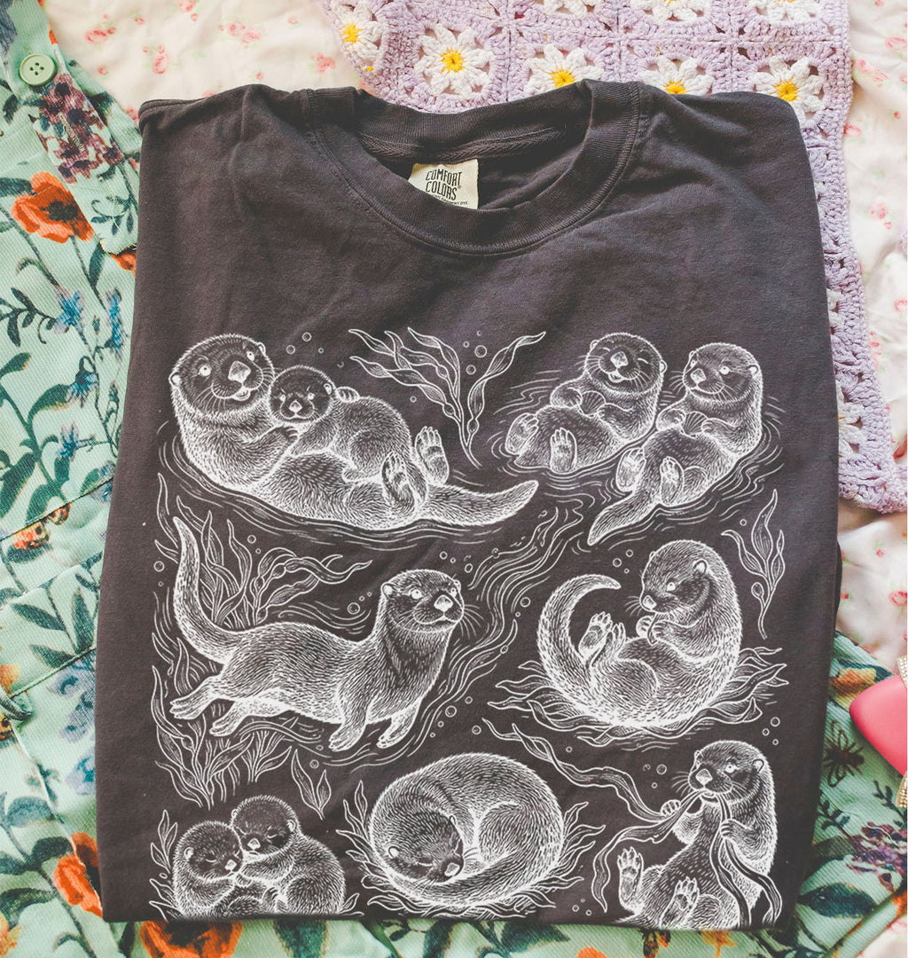 Otter Graphic T-Shirt