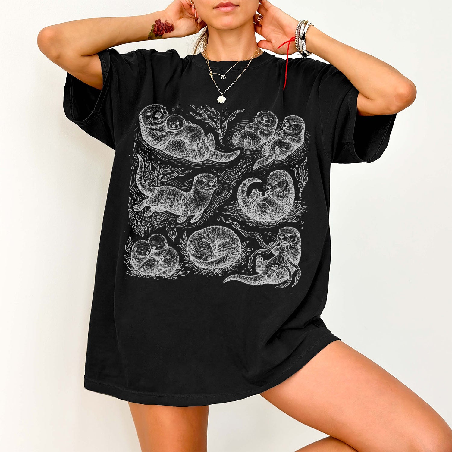Otter Graphic T-Shirt