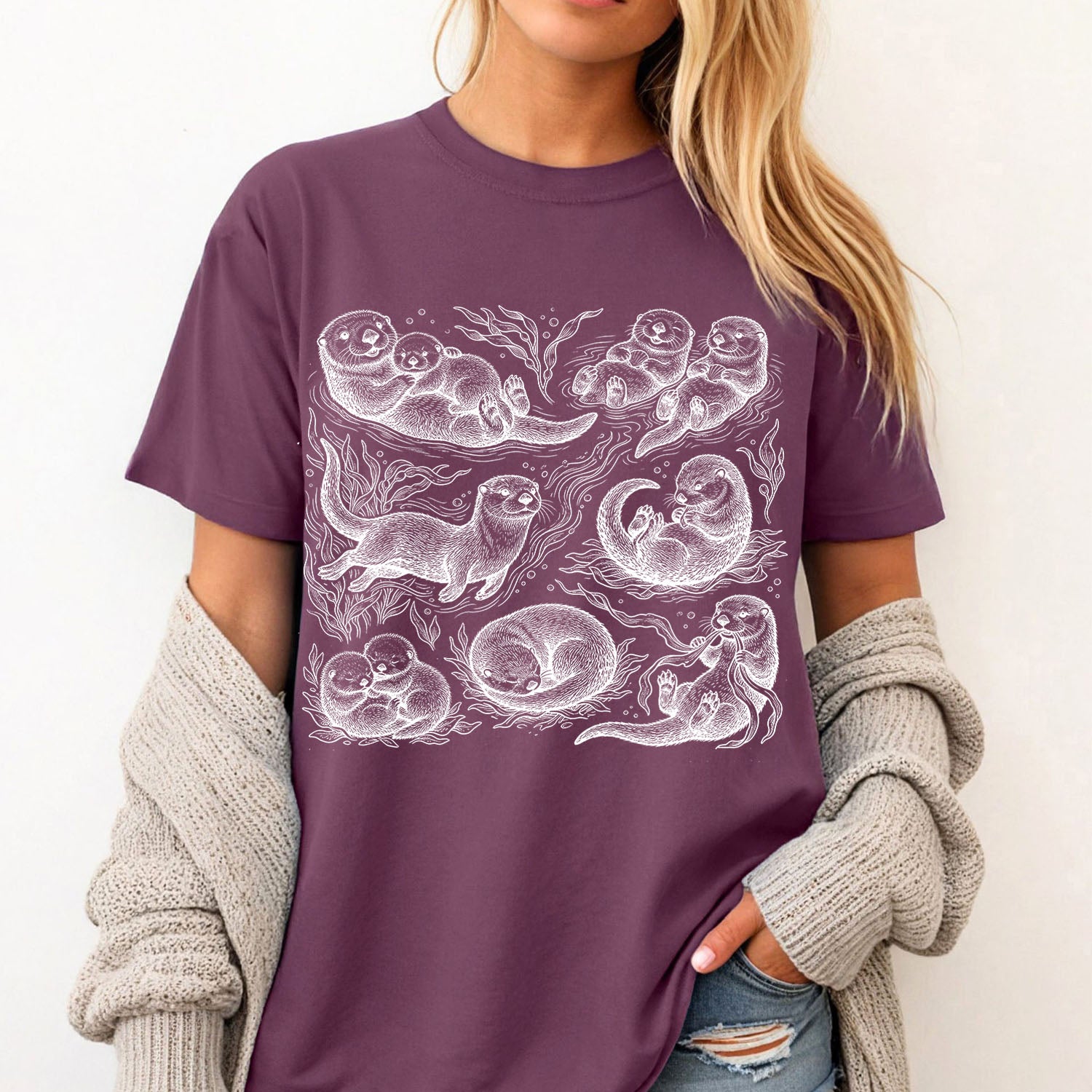 Otter Graphic T-Shirt