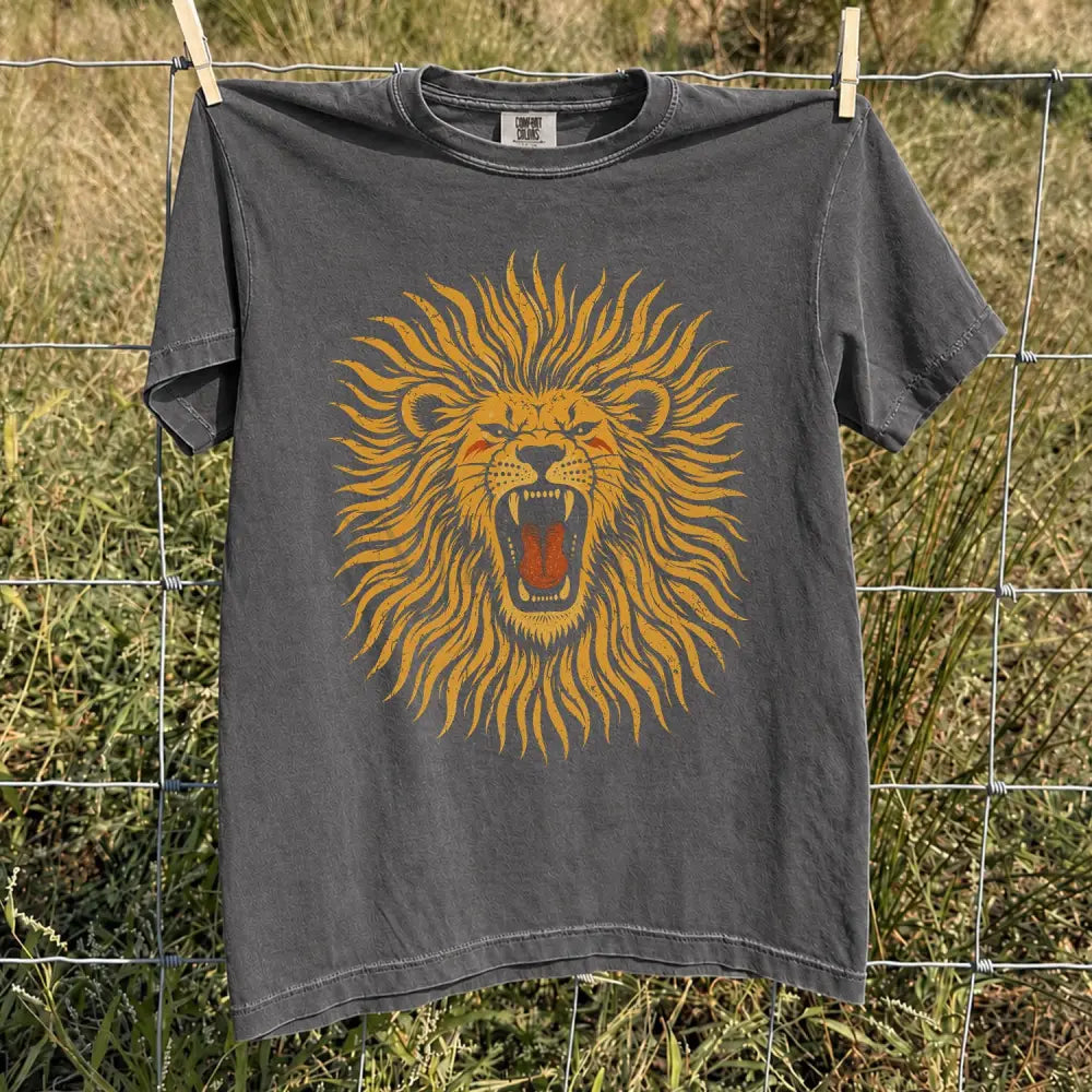 Roaring Lion Comfort Colors T-Shirt - T-Shirt
