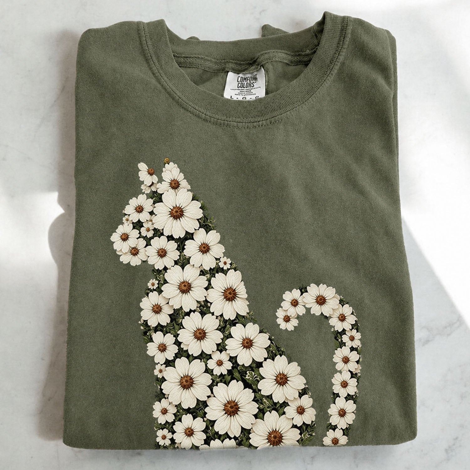 Daisy Cat Floral Graphic T-Shirt