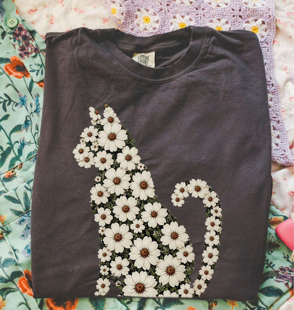 Daisy Cat Floral Graphic T-Shirt