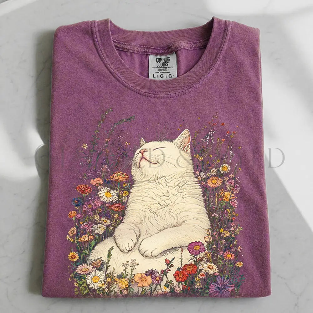 Sleeping Cat Flower T-shirt - Berry / S - T-Shirt