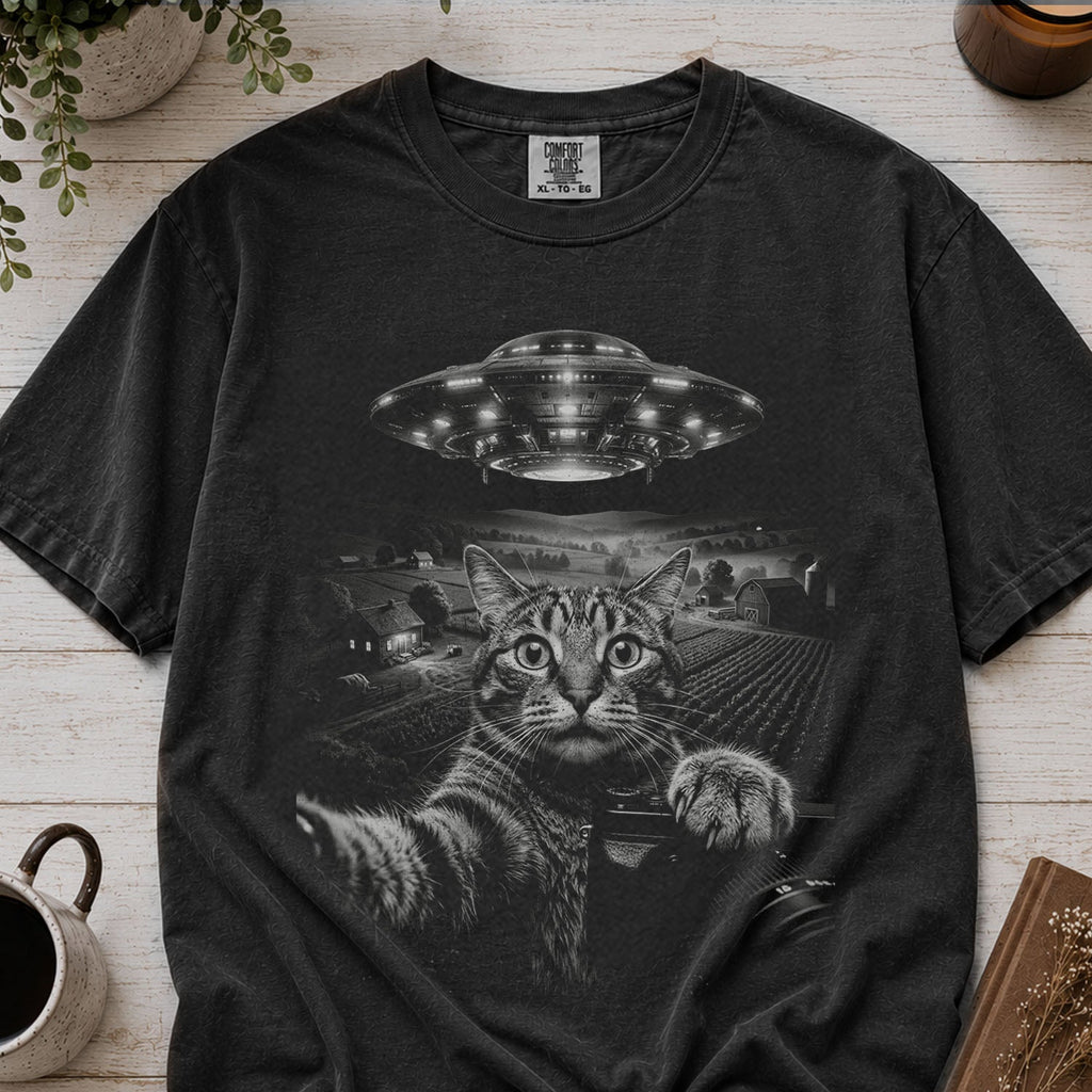 Cat UFO Graphic T-Shirt