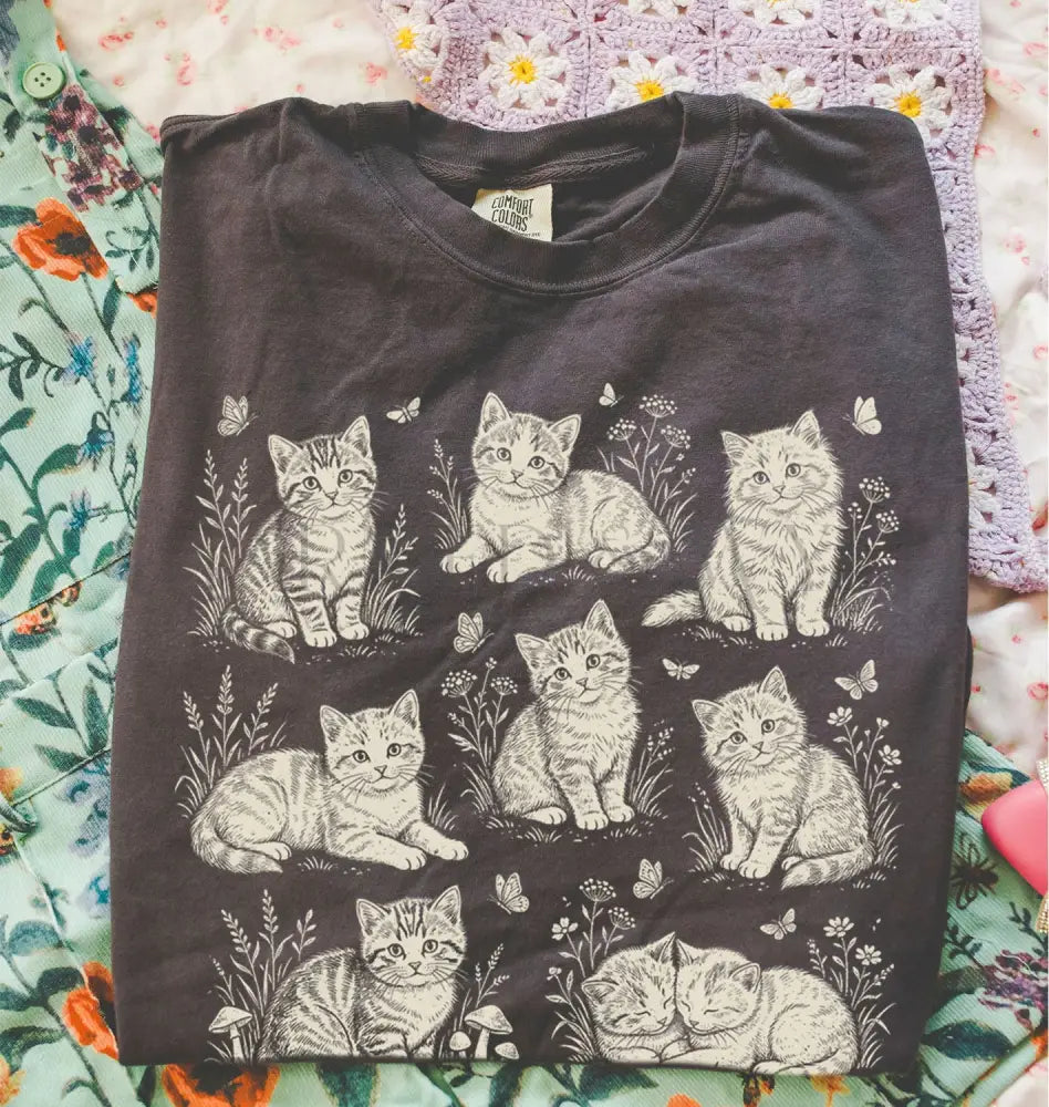 Vintage Cat Collage T-Shirt - Pepper / S - T-Shirt