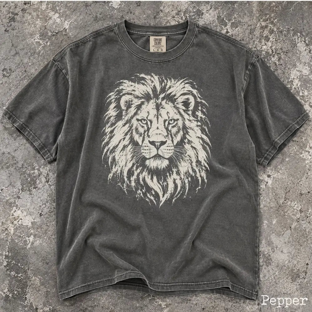 Vintage Lion Comfort Colors T-Shirt - T-Shirt