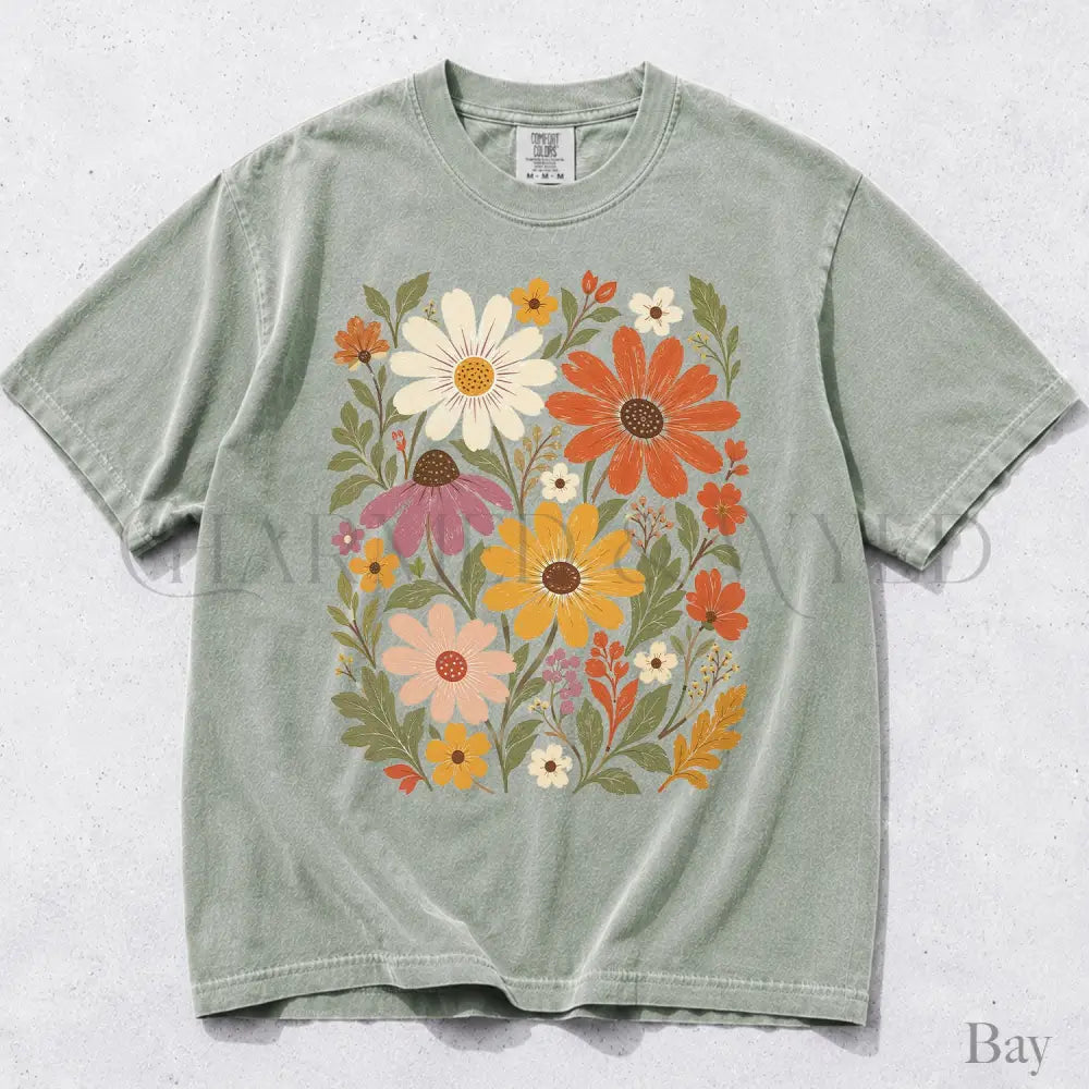 Vintage Meadow Wildflower Comfort Colors T-Shirt - Bay / S - T-Shirt