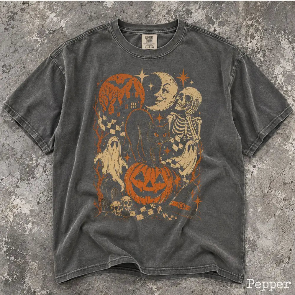 Vintage Style Halloween Comfort Colors T-Shirt - T-Shirt
