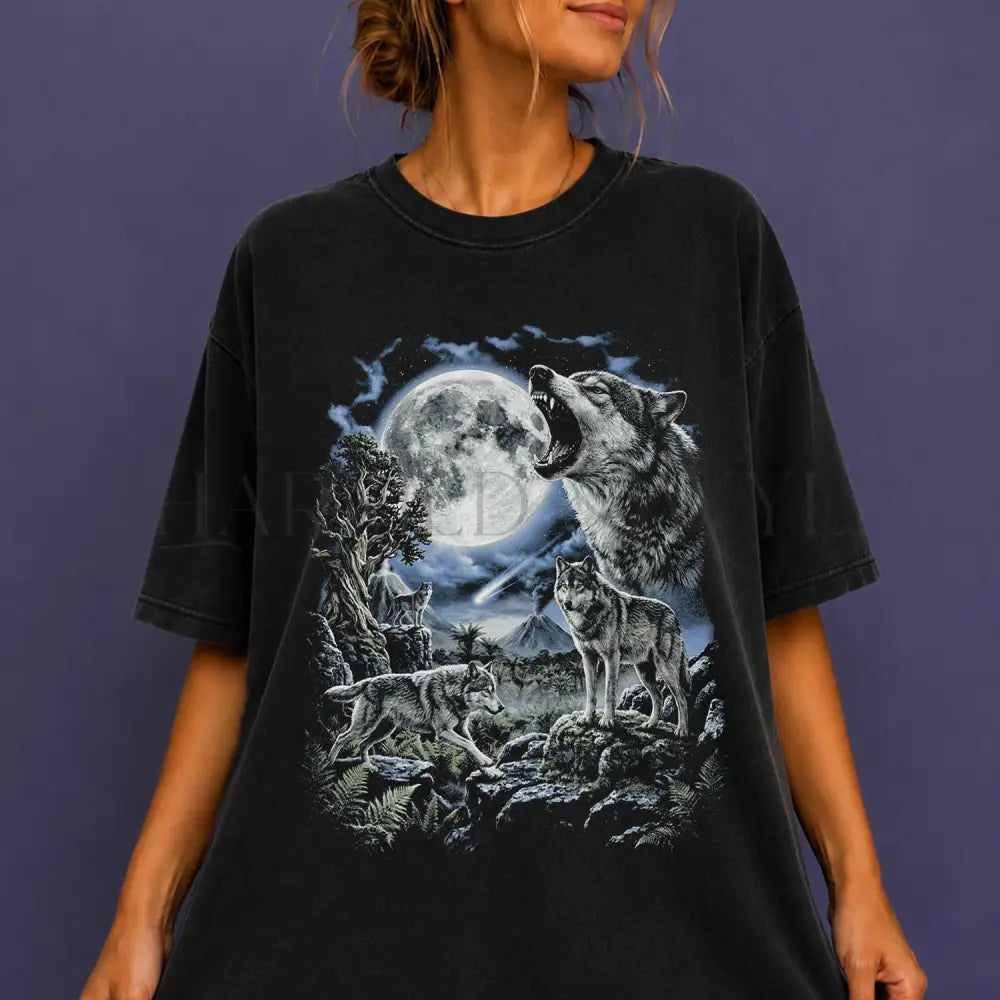 Vintage Wolf Moon T-Shirt - T-Shirt